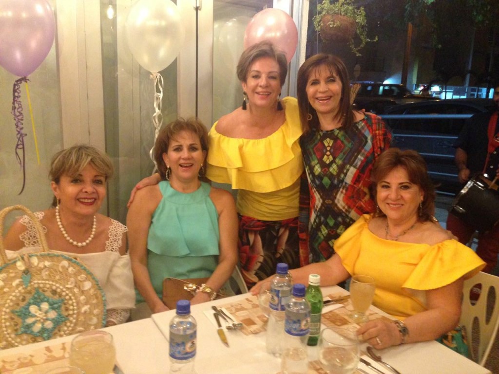 Entre otras, María Gisella Ramírez, la cumpleañera, Norma de Quesada y Margarita de Pacheco.